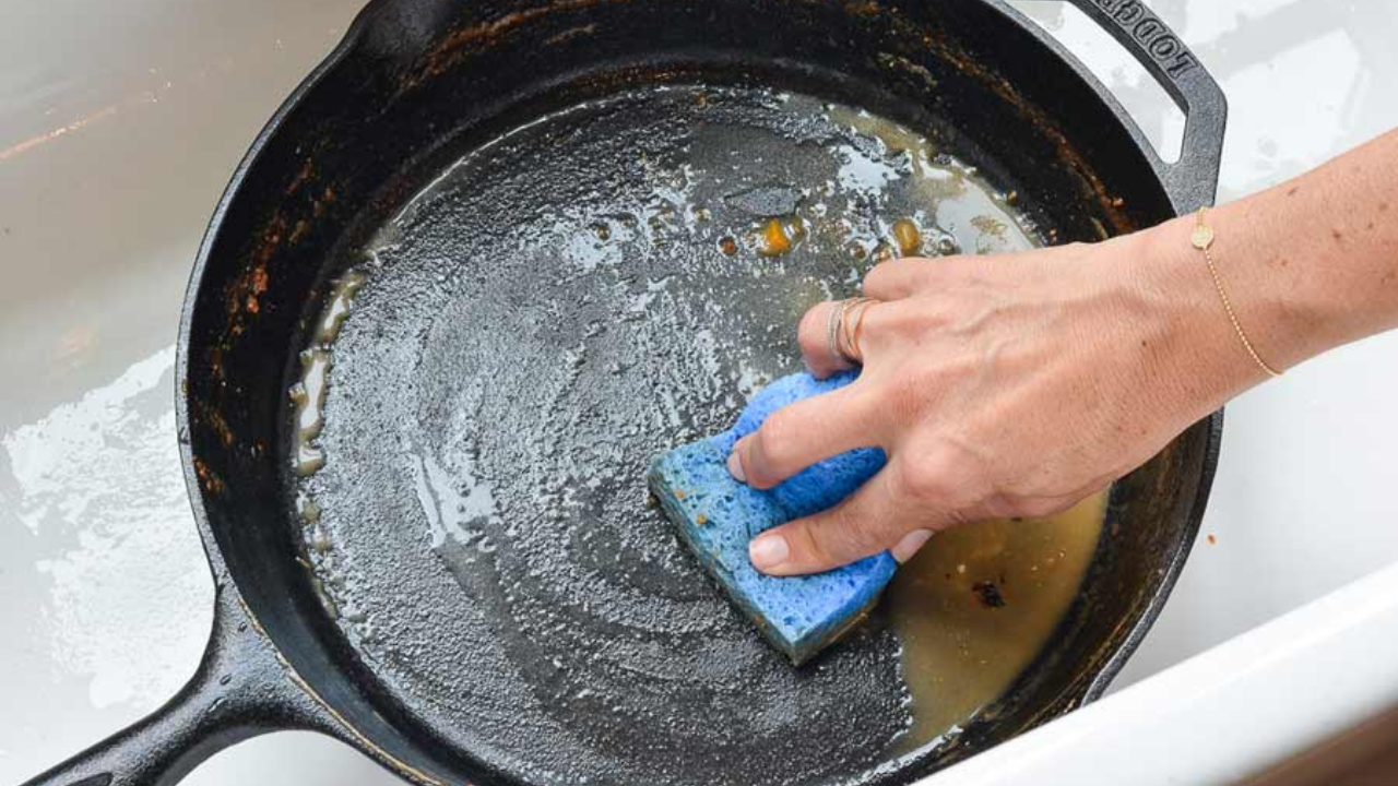 Cómo limpiar sartenes de acero inoxidable
